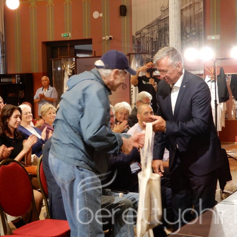 Konrád-emlékpad avatás 57